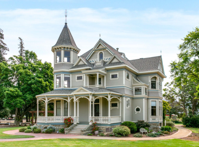 Early Victorian Homes The Wright House: Queen Anne Beauty In Historic