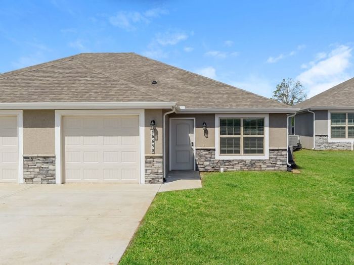 Elm Grove Luxury Rental Homes - 16732 Cross Creek Dr Belton MO | Zillow