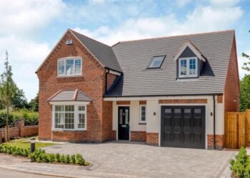 4 bedroom Detached House for sale in Coventry